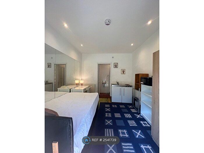 Studio To Rent In Chancellors Close, Coventry, CV4