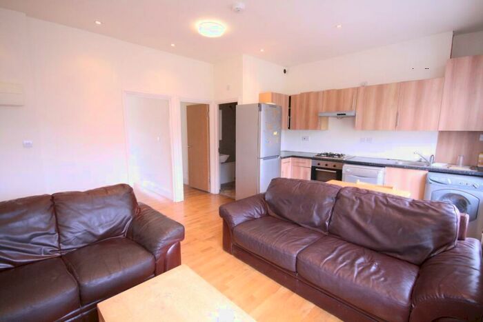 2 Bedroom Flat To Rent In Hartham Road, Holloway, N7