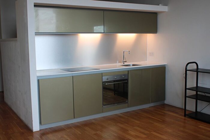 1 Bedroom Flat For Sale In Lilycroft Road, Bradford, BD9