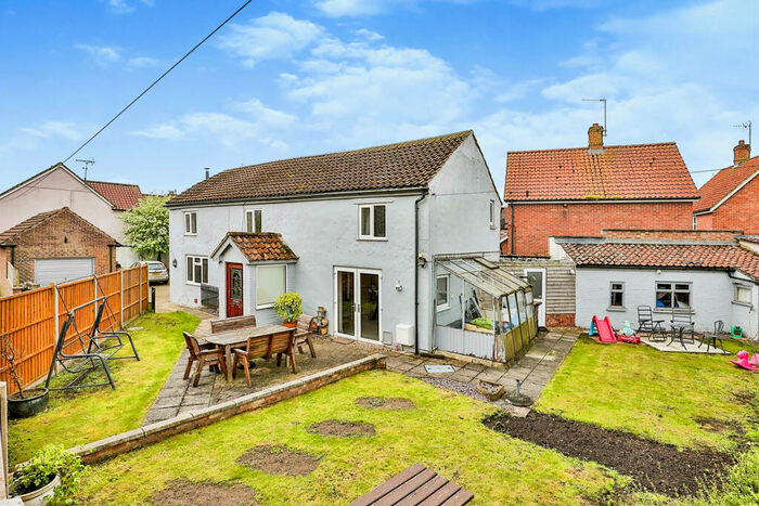3 Bedroom Detached House For Sale In Ash Close, Swaffham, PE37