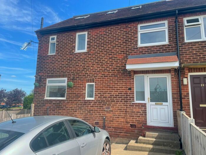 4 Bedroom Semi-Detached House To Rent In Coxley View, Netherton, Wakefield, WF4