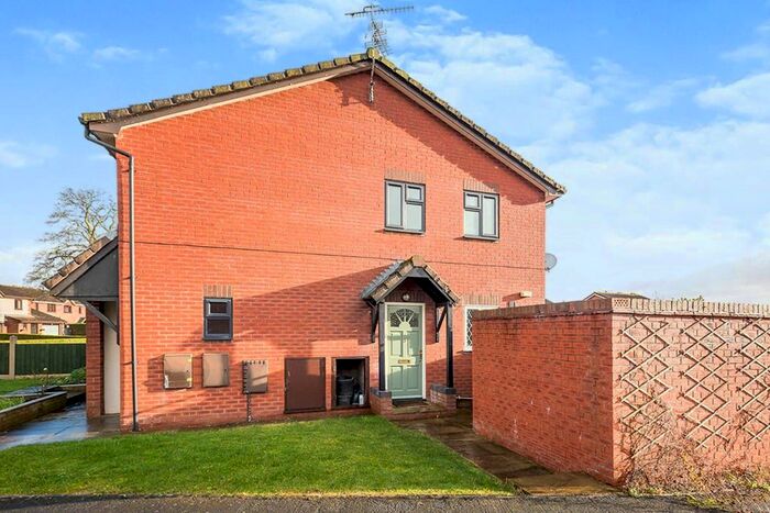 2 Bedroom Flat To Rent In Minshall Place, Oswestry, Shropshire, SY11