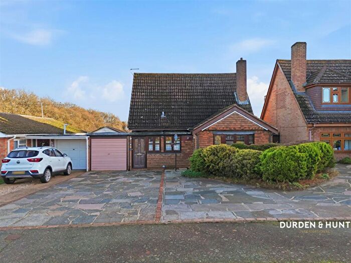 3 Bedroom Detached House For Sale In Shortcroft, Kelvedon Hatch, CM15