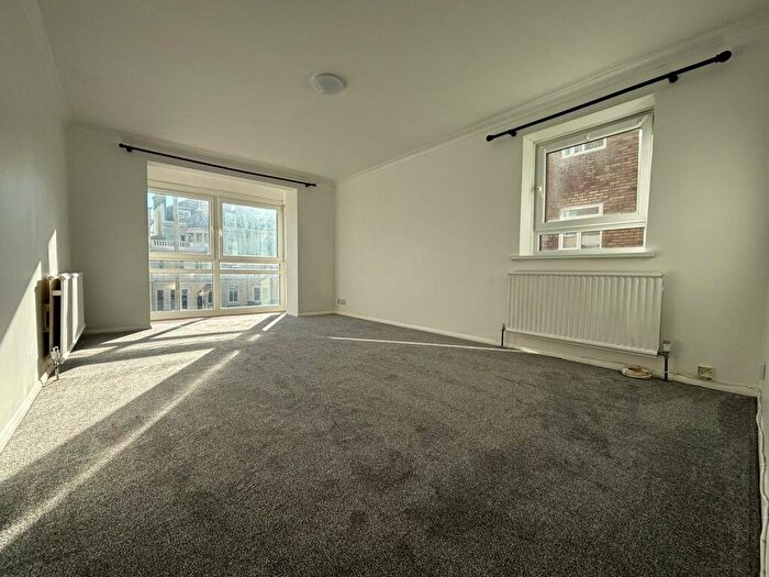 2 Bedroom Flat To Rent In Albany Towers, BN3