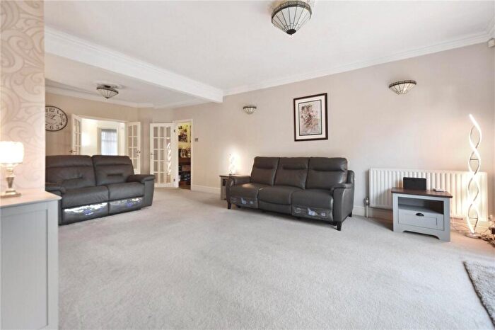 3 Bedroom Bungalow For Sale In Baldwyns Park, Bexley, Kent, DA5