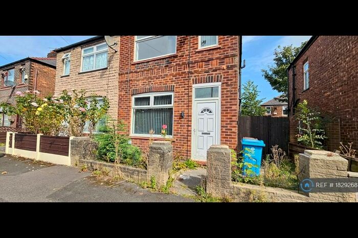 2 Bedroom Semi-Detached House To Rent In West Street, Failsworth, Manchester, M35