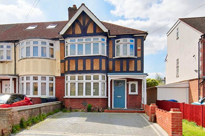 3 Bedroom End Of Terrace House To Rent In Martin Way, Morden, SM4
