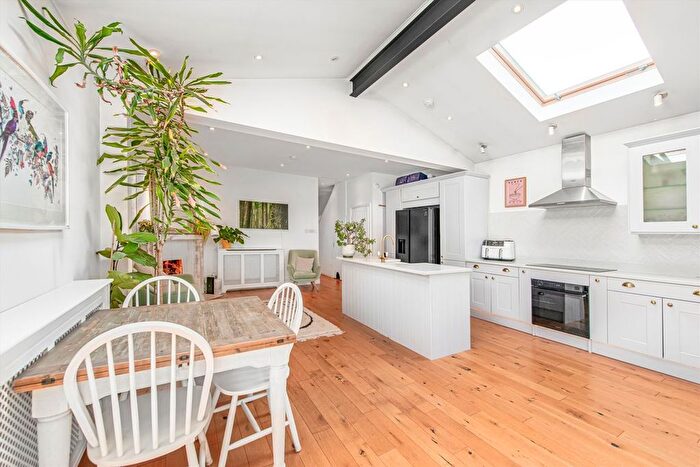 3 Bedroom Property For Sale In Inglemere Road, Tooting, CR4