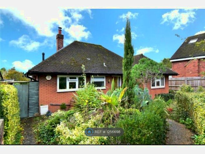 3 Bedroom Bungalow To Rent In Coombe Hill Road, Mill End, Rickmansworth WD3