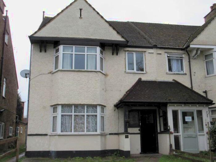 2 Bedroom Flat To Rent In Croydon - &#;. Per Month, CR0