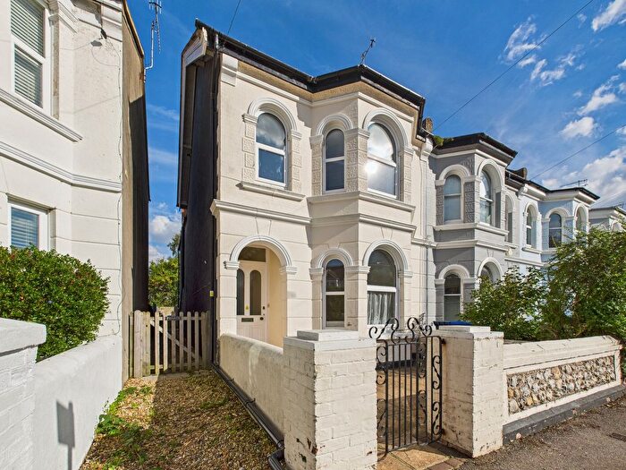 3 Bedroom End Of Terrace House To Rent In Eastcourt Road, Worthing, BN14