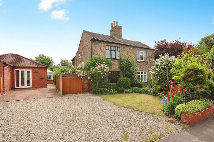 2 Bedroom Semi-Detached House For Sale In High Street, Saxilby, LN1