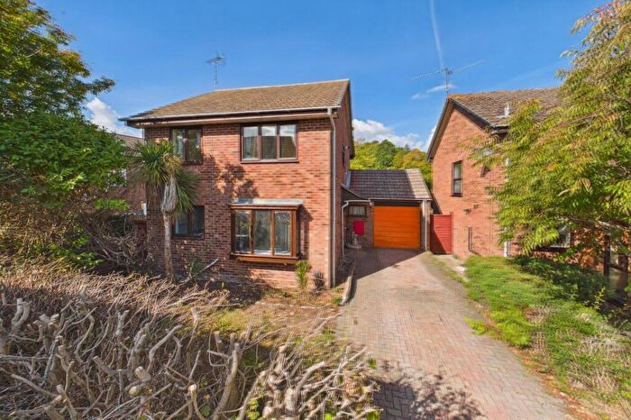 4 Bedroom Detached House For Sale In Agincourt Close, Wokingham, Berkshire, RG41