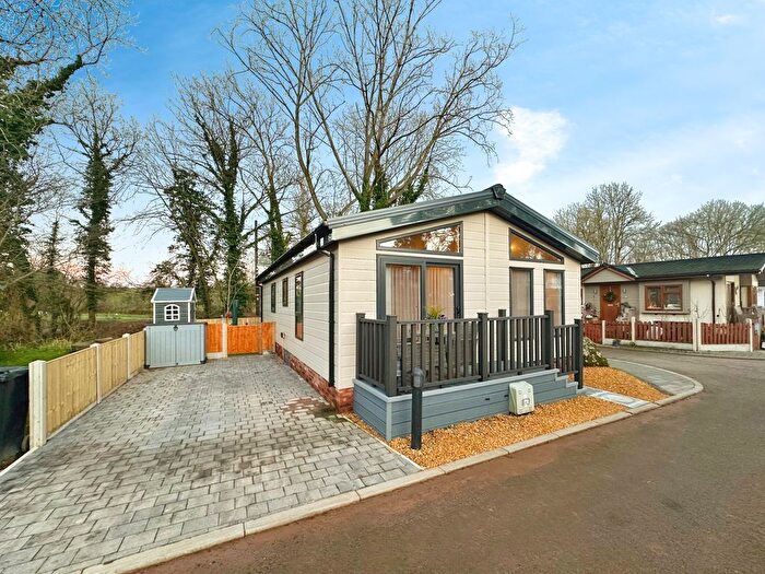 2 Bedroom Mobile/park Home For Sale In Valley View Park, Alveley, Bridgnorth, WV15