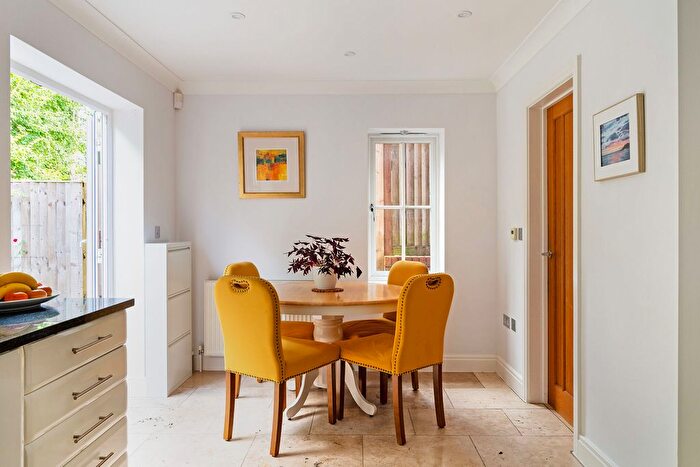 5 Bedroom Detached House For Sale In Foxhill Close, High Wycombe, HP13