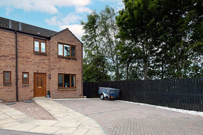 3 Bedroom Semi-Detached House For Sale In Newton Place, Kirkcaldy, East Wemyss, KY1