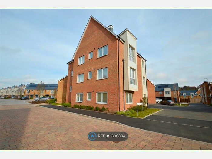 2 Bedroom Flat To Rent In Castleridge Drive, Greenhithe, DA9