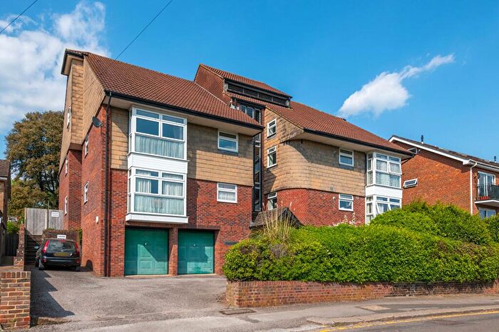 1 Bedroom Flat For Sale In Oxford Road, Douglas Houghton House, RH1