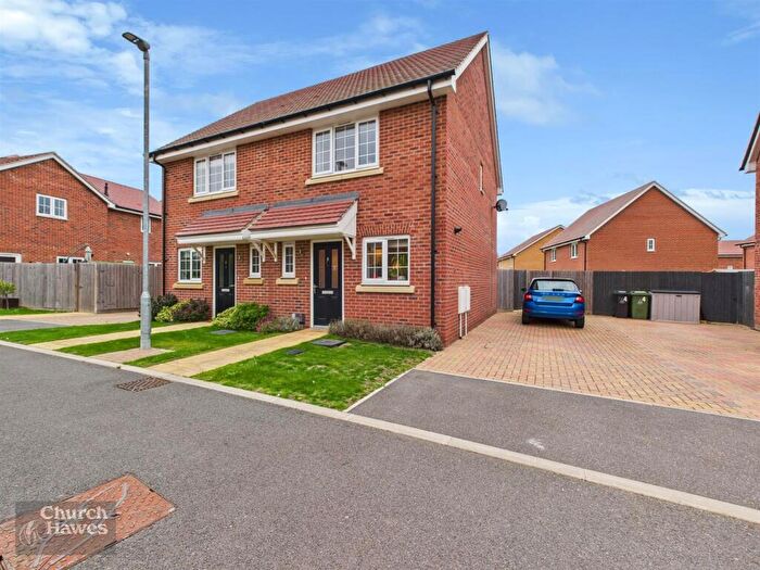 2 Bedroom House For Sale In Dickens Close, Maldon, CM9