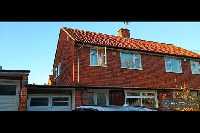 3 Bedroom Semi-Detached House To Rent In Swarthmore Road, Birmingham, B29