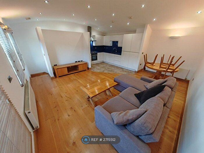 2 Bedroom Maisonette To Rent In Seaton Place, London, N8