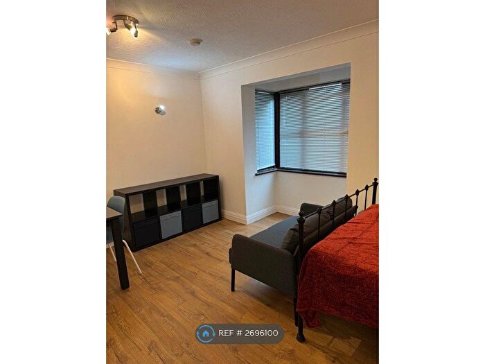 Studio To Rent In Boxwood Close, West Drayton, UB7