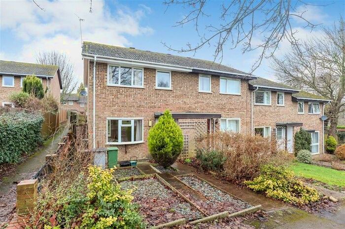 3 Bedroom Terraced House To Rent In Hadleigh Court, Harpenden, AL5