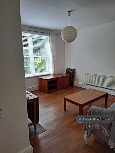 1 Bedroom Flat To Rent In Amhurst Road, London, E8