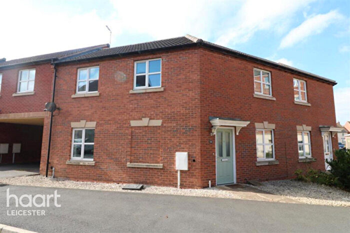 3 Bedroom Semi-Detached House To Rent In Kepwick Road, Leicester, LE5