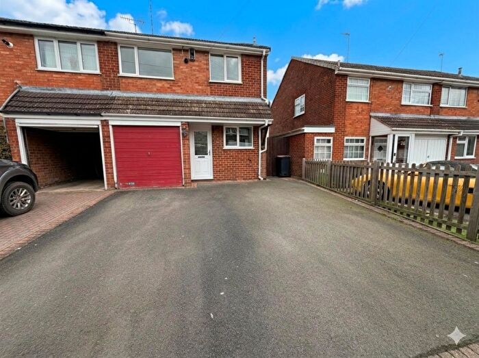 3 Bedroom Semi Detached House For Sale In Wakeford Close, Ridge Lane, Nuneaton, CV10