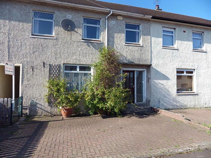 3 Bedroom Flat To Rent In Longstone Terrace, Longstone, Edinburgh, EH14