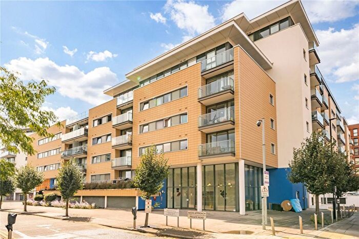 2 Bedroom Flat To Rent In Drift Court, Gallions Reach, E16