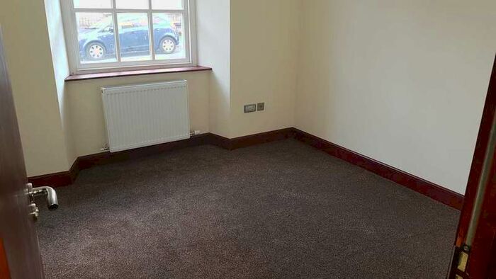 3 Bedroom Flat To Rent In George Street, Paisley, PA1