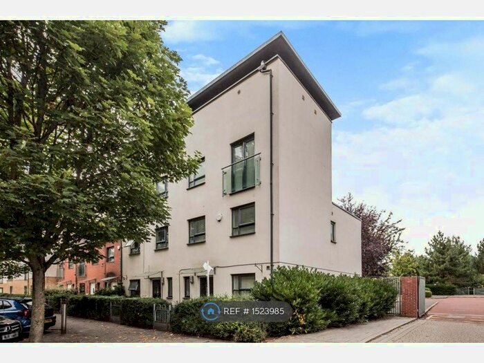 4 Bedroom Terraced House To Rent In Broughton Lane, Salford, M7