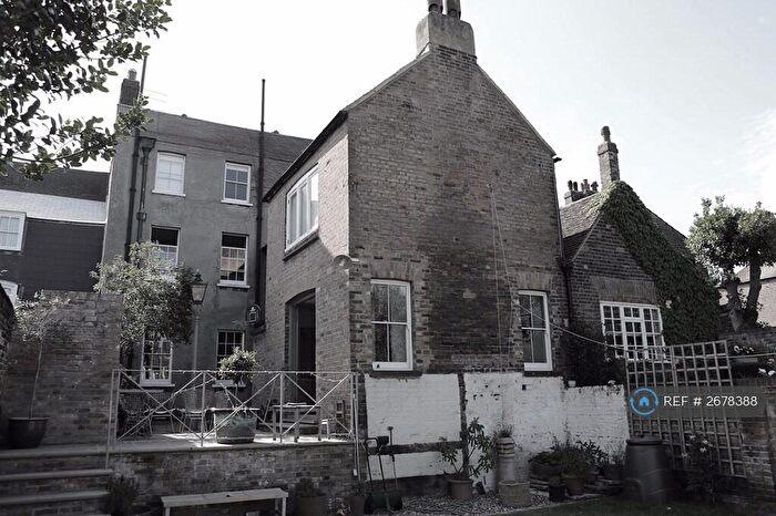 5 Bedroom Terraced House To Rent In Mansion Row, Gillingham, ME7