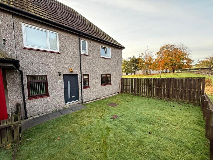 3 Bedroom Flat To Rent In Melbourne Street, Craigshill, Livingston, EH54
