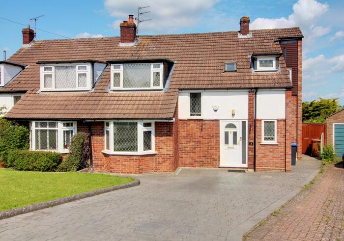 3 Bedroom Semi-Detached House To Rent In Woodview, Cuffley, Potters Bar, EN6