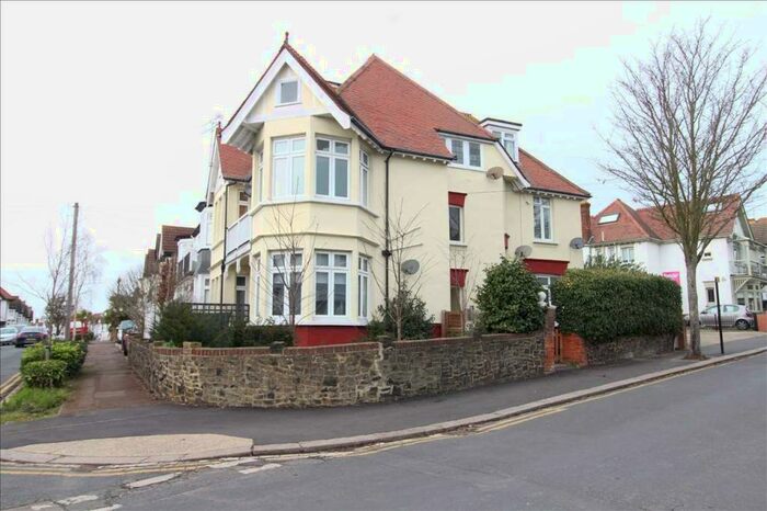 1 Bedroom Apartment To Rent In Leigh On Sea, SS9
