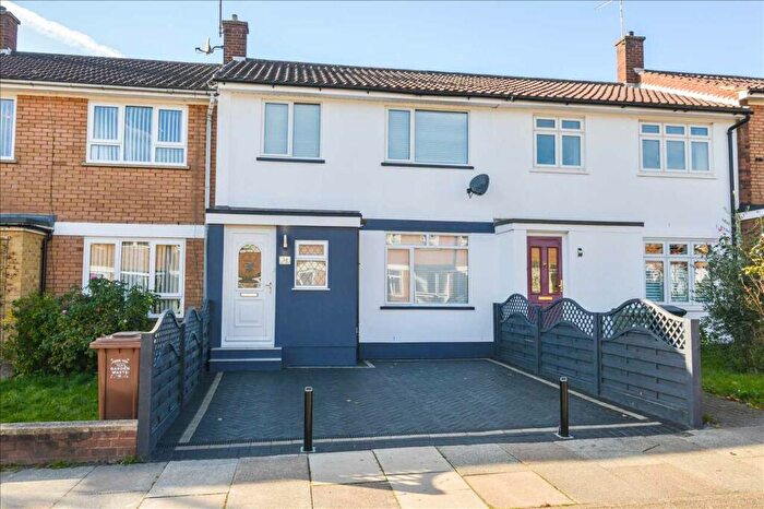 3 Bedroom House For Sale In Lenham Road, London, SE12