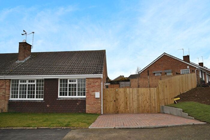 2 Bedroom Bungalow To Rent In Severn Road, Oadby, LE2