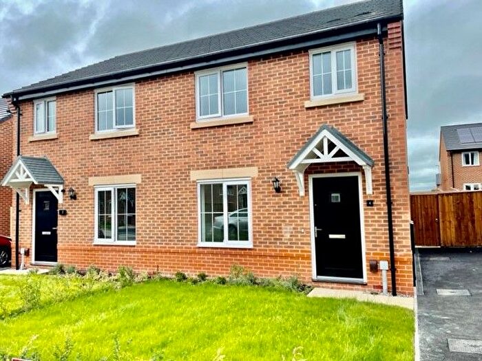 3 Bedroom Semi-Detached House To Rent In Swanage Close, Preston, PR4