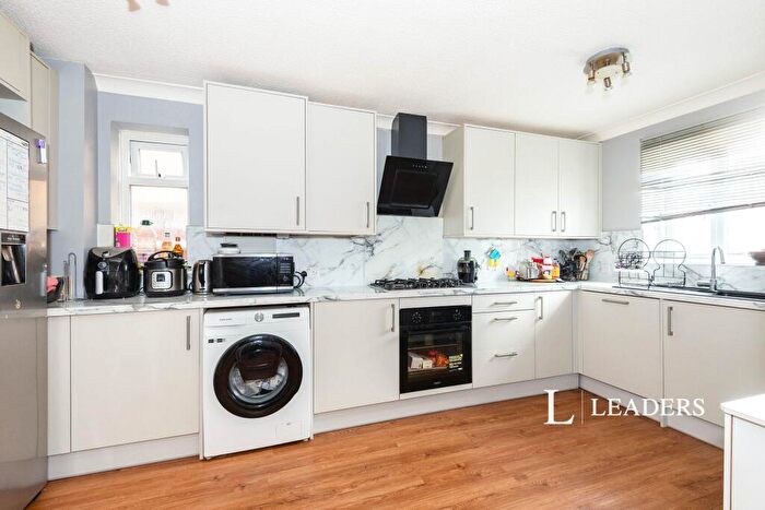 3 Bedroom Semi-Detached House To Rent In Knighton Road, RH1