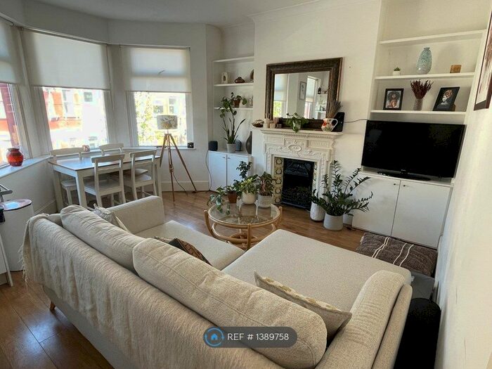 2 Bedroom Flat To Rent In Crossfield Road, London, N17