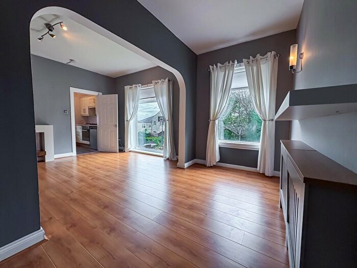 2 Bedroom Flat To Rent In Croftside Avenue, Glasgow, G44