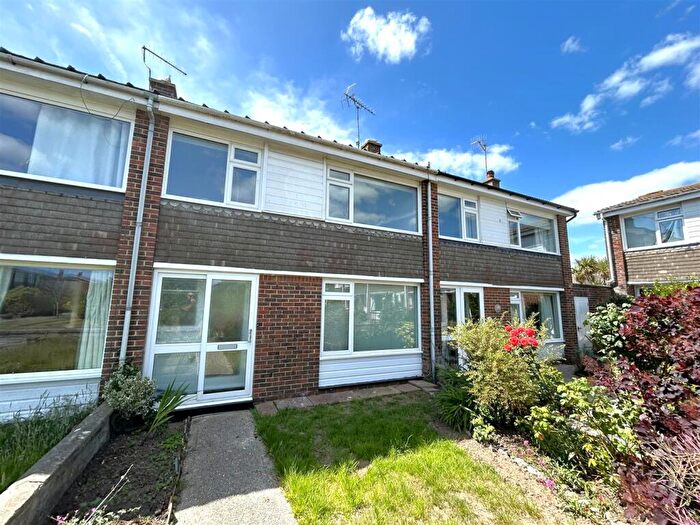 3 Bedroom Terraced House To Rent In Norfolk Gardens, Littlehampton, BN17