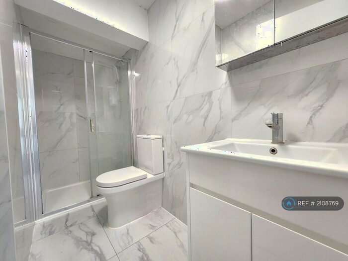 Studio To Rent In High Street, Edgware, HA8