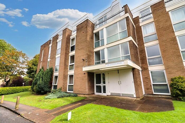3 Bedroom Apartment To Rent In Albion Road, Sutton, SM2