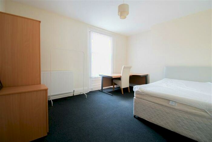 10 Bedroom Terraced House To Rent In Portland Terrace, Newcastle Upon Tyne, NE2