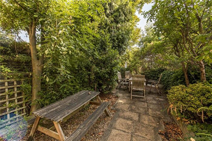 2 Bedroom Apartment To Rent In Dulwich Road, London, SE24