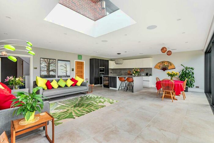 4 Bedroom Detached House To Rent In Burghley Avenue, New Malden, KT3